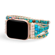Bracelet Apple Watch en pierre de l'empereur bleu avec perles turquoise et détails dorés, style double tour.