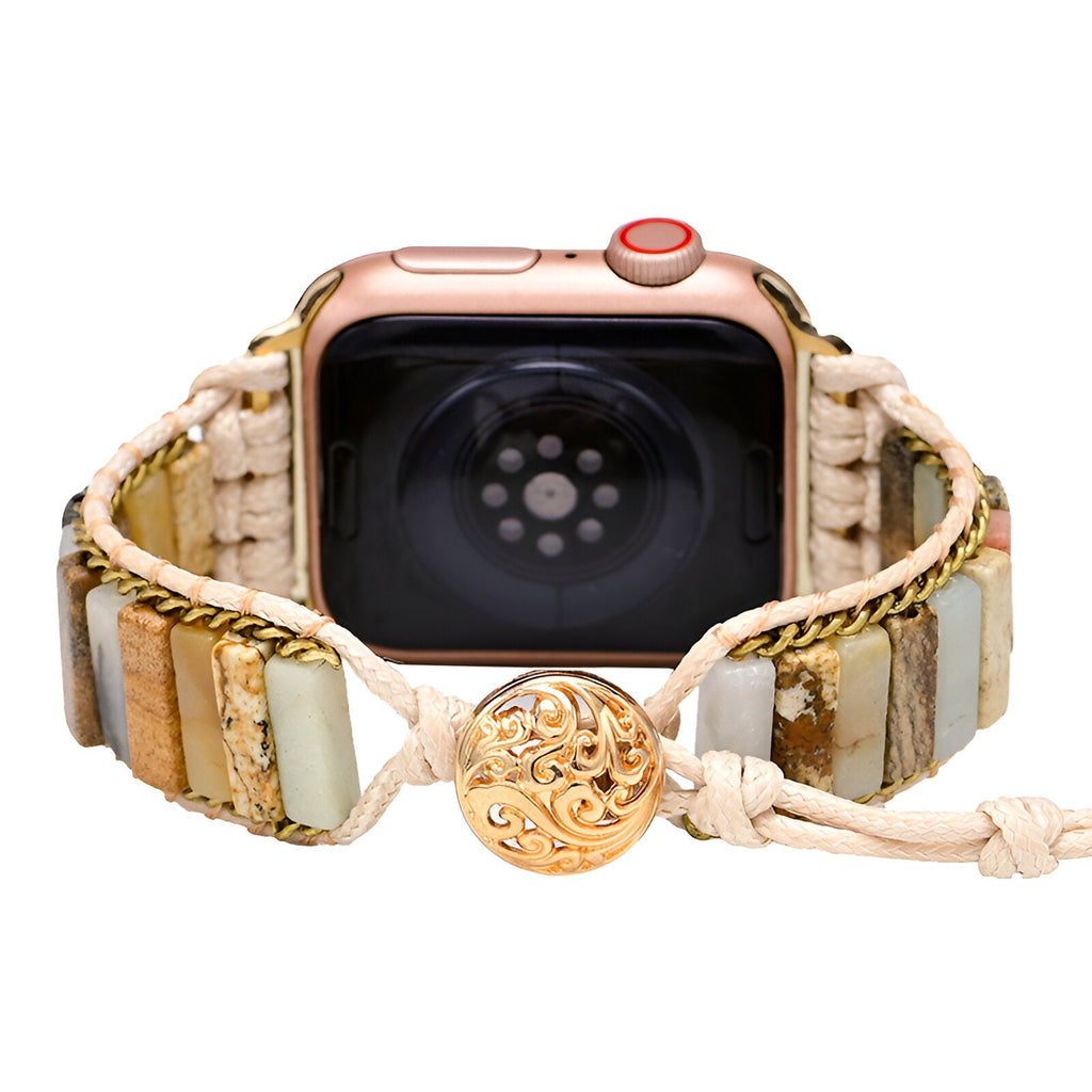 Bracelet Apple Watch pour femme en pierres naturelles multicolores avec fermoir rond doré gravé.