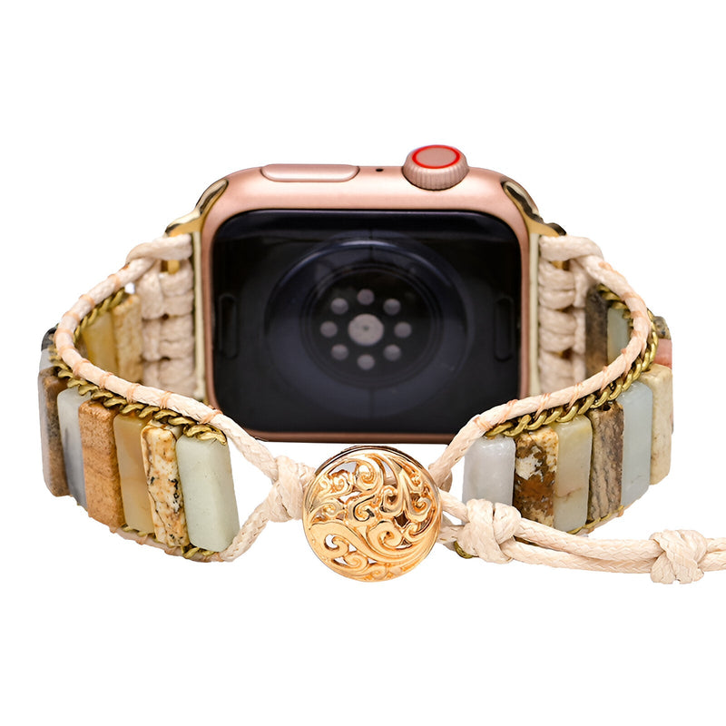 Bracelet Apple Watch pour femme en pierres naturelles multicolores avec fermoir rond doré gravé.