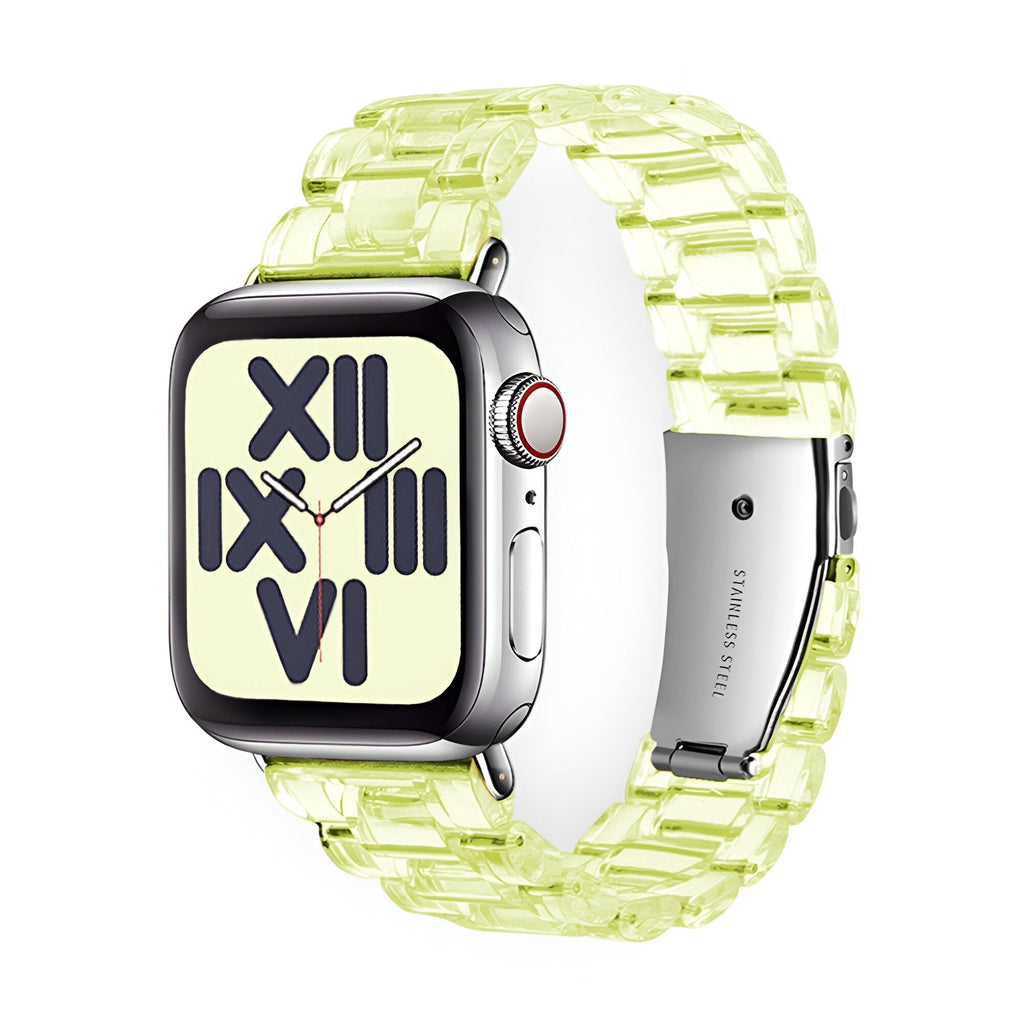 Bracelet Apple Watch en résine transparente jaune clair avec boucle argentée, style maillons larges.