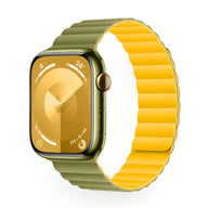Bracelet Apple Watch sport en silicone vert clair à l'extérieur et jaune à l'intérieur, design Bryn, modèle mixte.