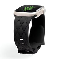 Bracelet Apple Watch en silicone noir avec motif losange texturé, taille 38-42 mm.