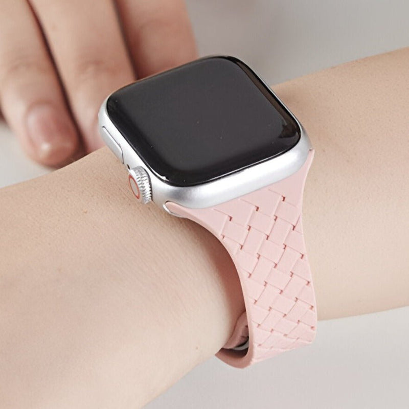 Bracelet Apple Watch silicone rose pâle effet tressé, modèle mixte Feryn, taille 38-42 mm.