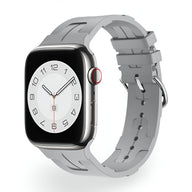 Bracelet Apple Watch en silicone gris clair, style Luxa, ajustable de 38 à 42 mm.