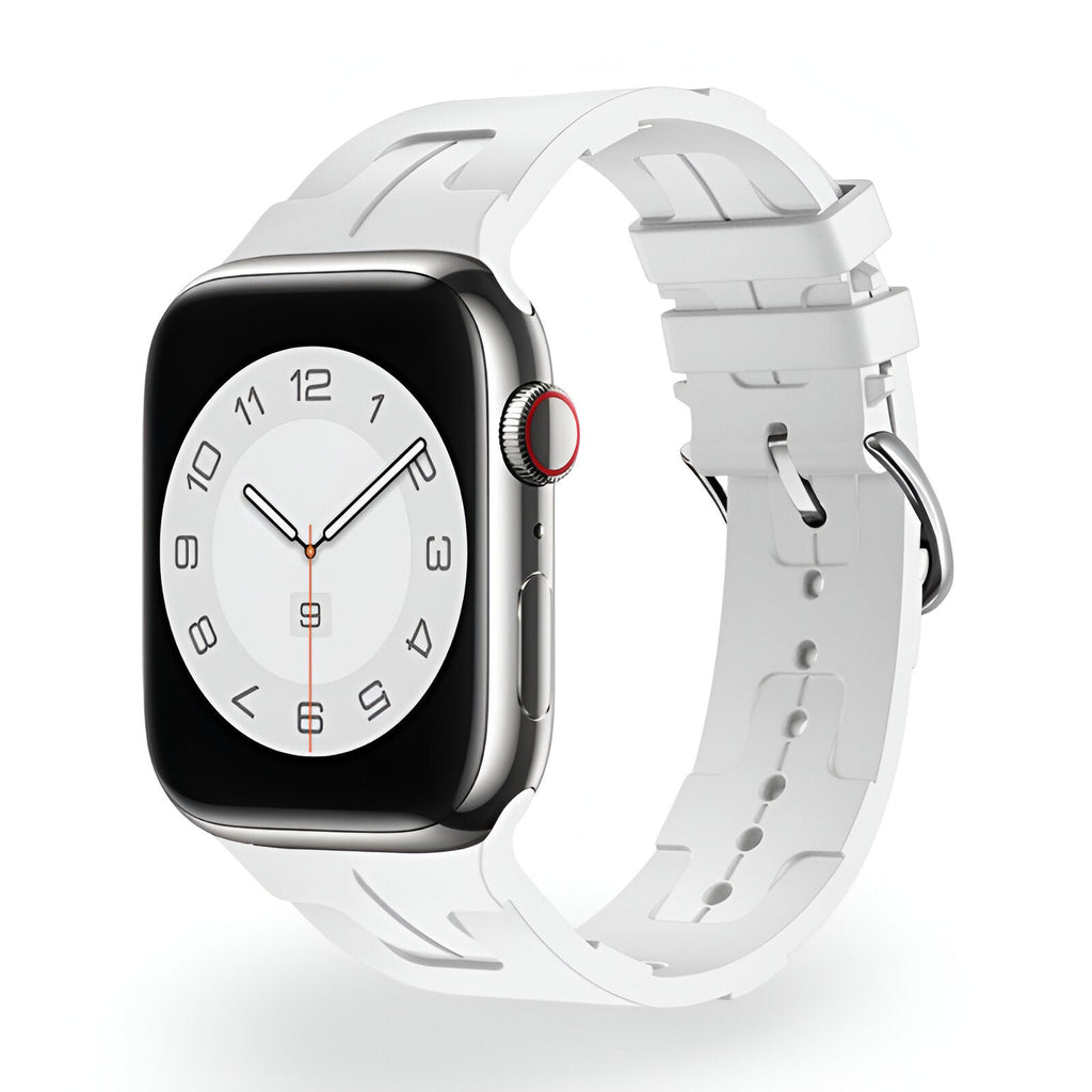 Bracelet Apple Watch en silicone blanc cassé, style épuré, boucle argentée ajustable, modèle Luxa.
