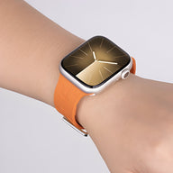 Bracelet Apple Watch en silicone orange, taille 38 à 42 mm, style sport et moderne.
