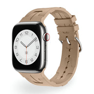 Bracelet Apple Watch en silicone beige taupe pour 38 à 42 mm avec boucle métallique argentée.