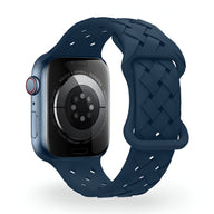 Bracelet Apple Watch silicone bleu marine tressé pour taille 43 à 49 mm.