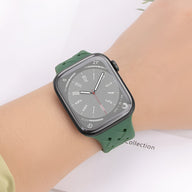 Bracelet Apple Watch en silicone vert olive perforé, modèle mixte Quorra, taille 38-42 mm.