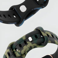Bracelet Apple Watch silicone vert camouflage mixte modèle Alar ajustable.