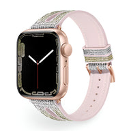Bracelet Apple Watch en silicone rose pailleté avec détail argenté scintillant pour femmes.