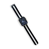 Bracelet Apple Watch silicone noir et blanc avec bande centrale blanche, style Faelan pour femme.