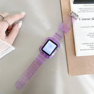 Bracelet Apple Watch en silicone violet transparent, design souple et ajustable pour femme.