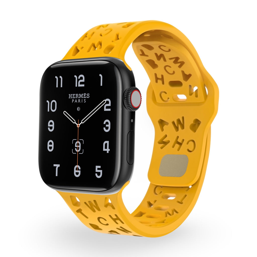 Bracelet Apple Watch en silicone jaune avec motifs découpés lettres, modèle féminin Rona.