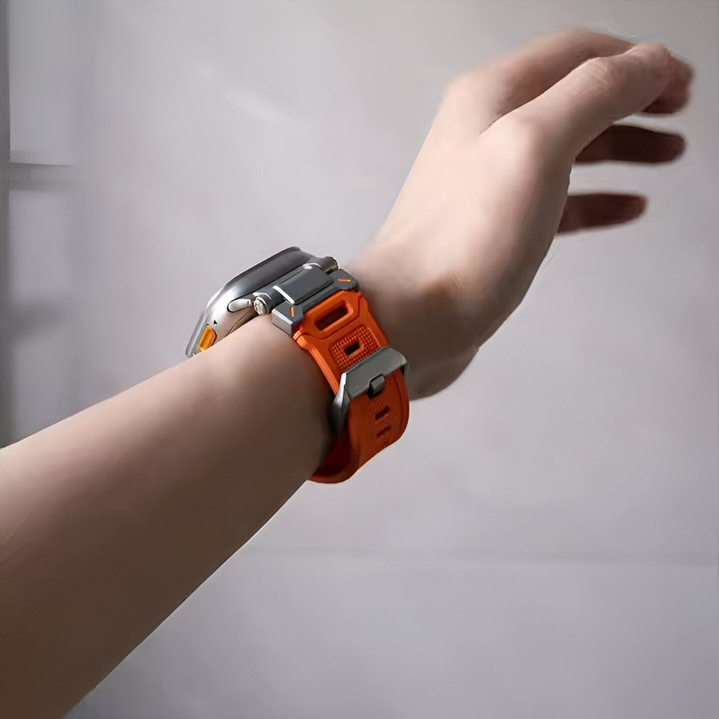 Bracelet Apple Watch en thermoplastique orange avec boucle argentée, modèle Carmen, taille 43-49 mm.