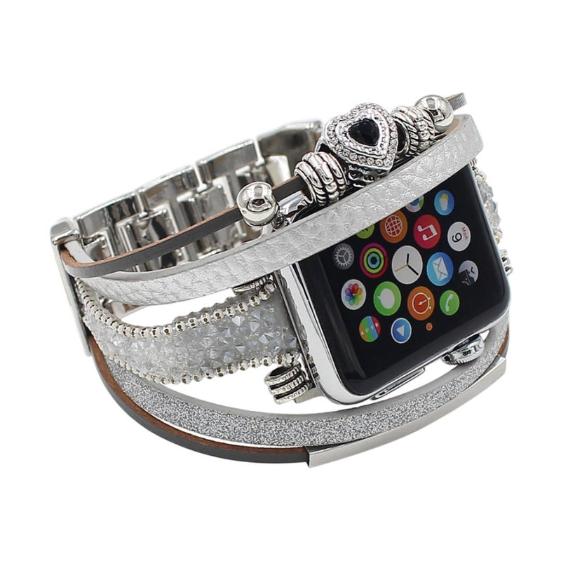 Bracelet multi-rangs argenté pour Apple Watch avec charme cœur ajouré et finition brillante.