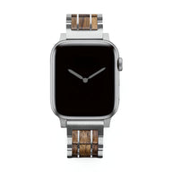 Bracelet de montre Apple Watch en bois Guibourtia avec maillons métalliques argentés, design élégant pour homme.