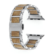 Bracelet de montre connectée en bois et acier argenté, design naturel et élégant, inserts bois clair.