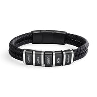 Bracelet homme noir en cuir tressé double cordon avec cinq plaques métalliques personnalisées gravées.