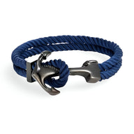 Bracelet double cordon bleu marine avec fermoir ancre noire en métal mat.