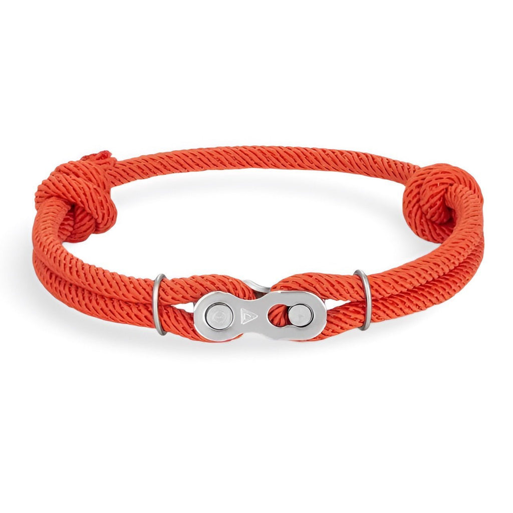 Bracelet double cordons orange avec maillon chaîne de moto en acier inoxydable.