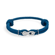 Bracelet homme double cordons bleu marine avec maillon chaîne de moto en métal argenté.