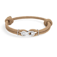 Bracelet homme double cordons beige avec fermoir maillon chaîne moto en acier inoxydable.