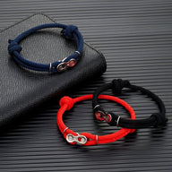 Bracelet double cordons rouge avec maillon chaîne de moto en métal, style masculin.