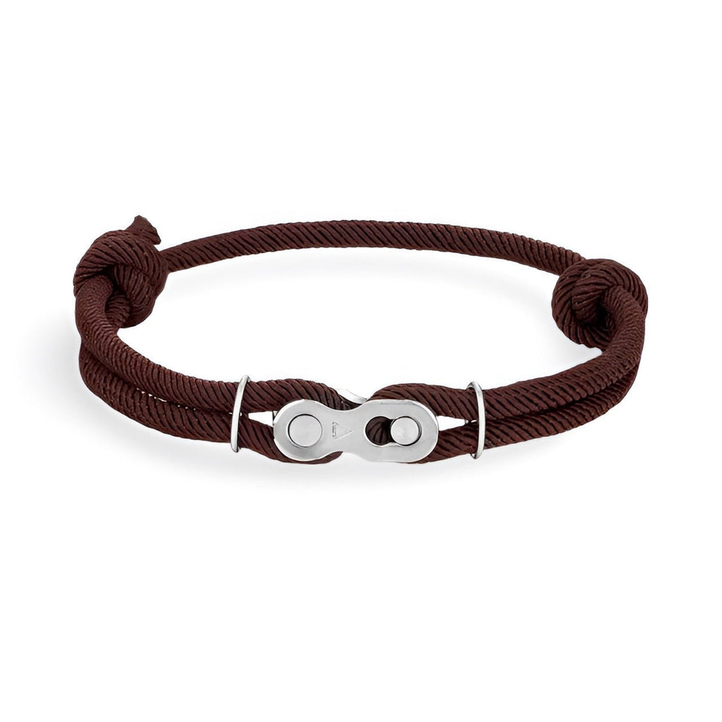 Bracelet double cordons marron avec maillon chaîne de moto en métal argenté pour homme.
