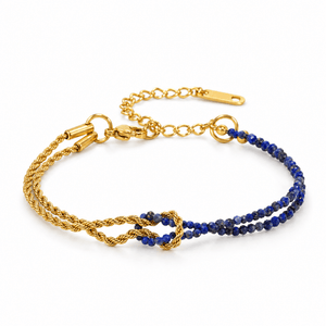 Packshot studio bracelet Wenda Lapis lazuli, vue frontale basse, fond blanc pur — détails verrouillés 10 octobre 2026