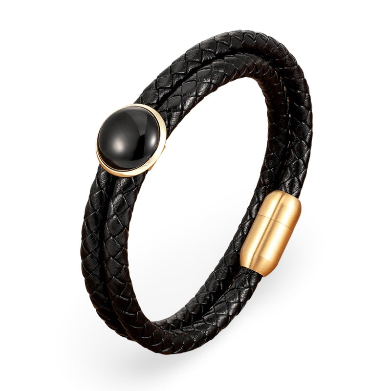 Bracelet homme double rangs en cuir noir tressé avec pierre onyx noire et fermoir doré.