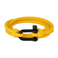 Bracelet double tour jaune en nylon avec fermoir manille en acier noir mat.
