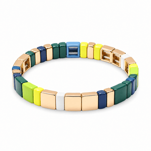 Packshot studio bracelet Calypso style 7, maillons émail multicolores.