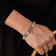 Bracelet argenté en acier inoxydable avec perles d'œil de chat et breloques étoiles pour homme.