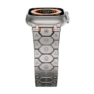 Bracelet ajustable en acier inoxydable argenté avec rainures hexagonales pour Apple Watch.