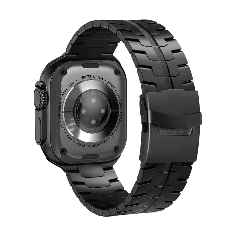 Bracelet acier inoxydable noir mat ajustable pour Apple Watch, maillons larges et fermoir sécurisé.