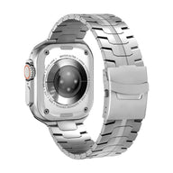 Bracelet Apple Watch en acier inoxydable argent avec maillons larges et fermoir déployant solide.