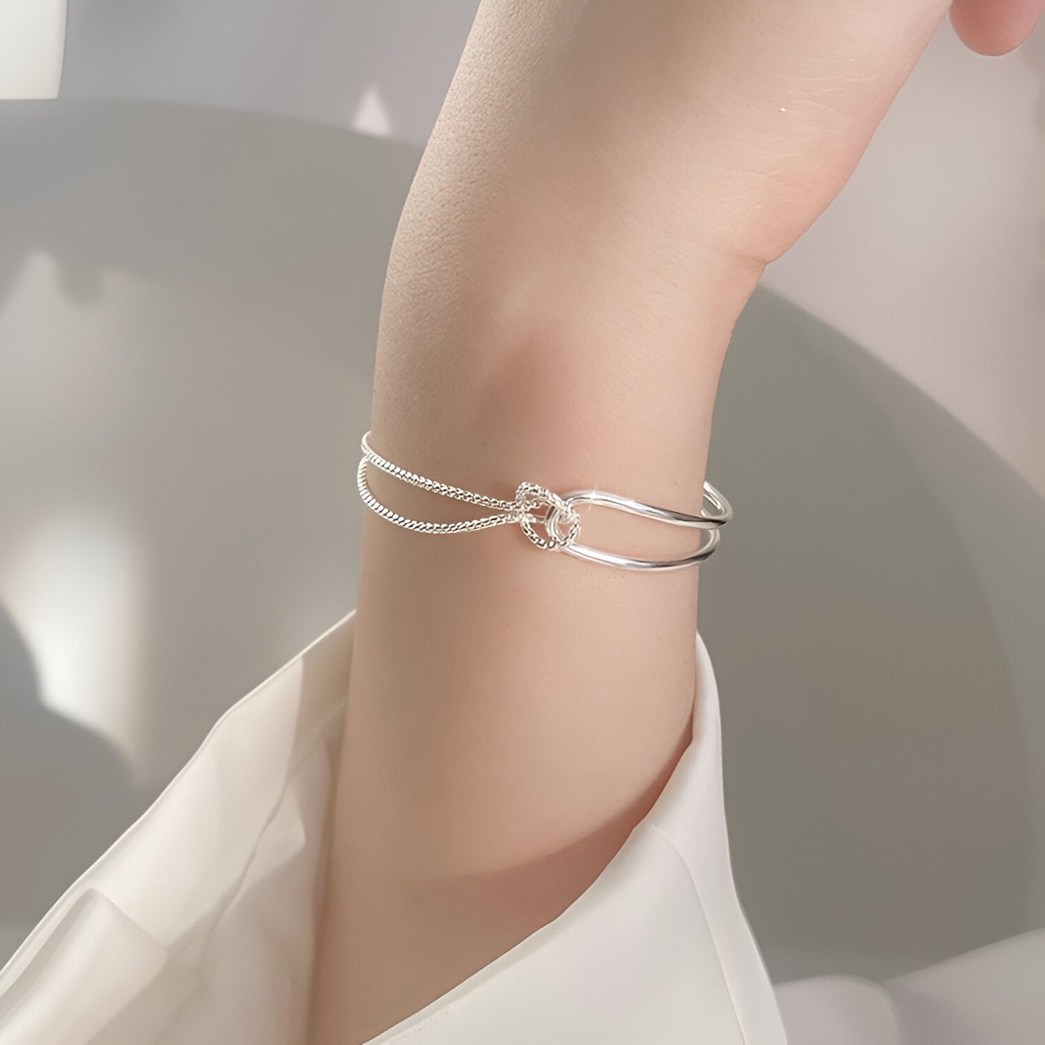 Bracelet en argent sterling pour femme, à noeud minimaliste, modèle Adalina - La Boutique du Bracelet