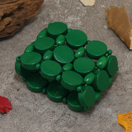 Bracelet en bois naturel vert avec perles ovales plates, style original et tressé.