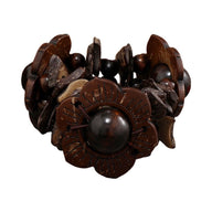 Bracelet en bois naturel café sculpté avec fleurs apparentes et perles rondes pour femme.