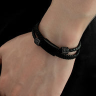 Bracelet homme corde tressée noire à enrouler avec fermoir mousqueton noir mat.