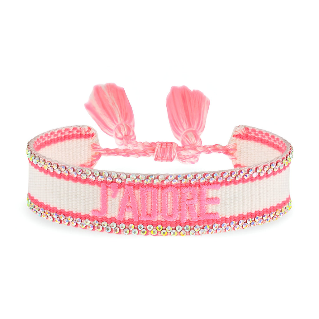 Bracelet tressé rose et blanc avec écriture "J'adore" en rose et bordure en chaîne dorée.