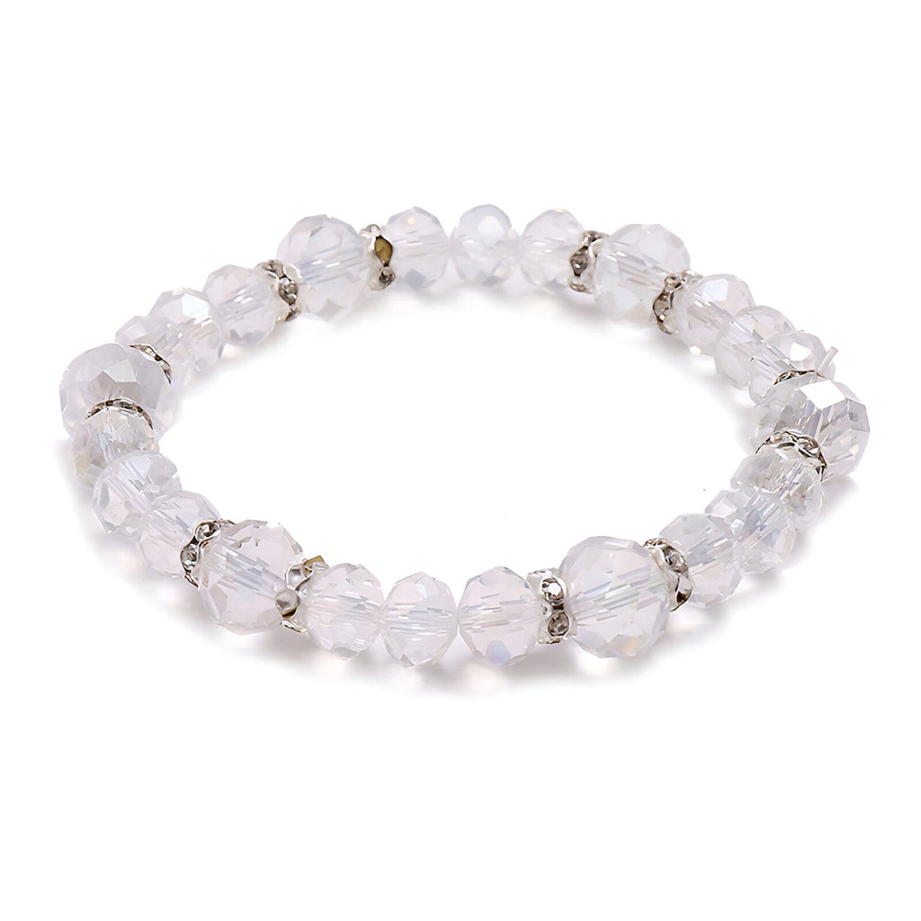 Bracelet femme en cristal transparent avec perles facettées et anneaux argentés scintillants.