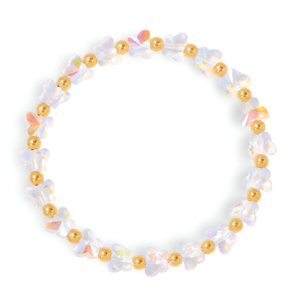 Bracelet femme avec perles dorées et cristaux transparents en forme de papillons rose pâle.