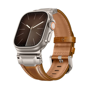 Bracelet en cuir marron clair, finition lisse, style moderne et technique, pour Apple Watch, boucle métallique ajustable.