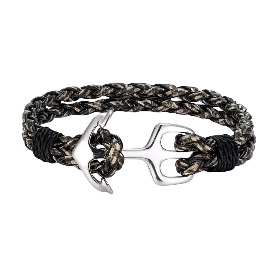 Bracelet en cuir tressé noir et beige avec fermoir ancre en acier inoxydable brillant.