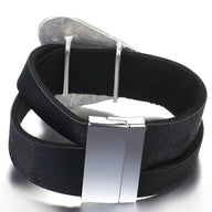 Bracelet femme en cuir microfibre noir à double bande avec fermoir métallique argenté rectangulaire.