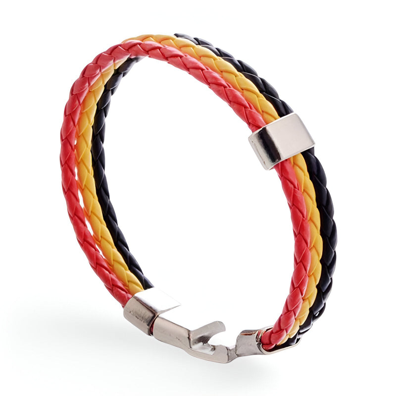 Bracelet en cuir microfibre tressé noir, jaune et rouge avec fermoir métallique argenté, style drapeau Allemagne.