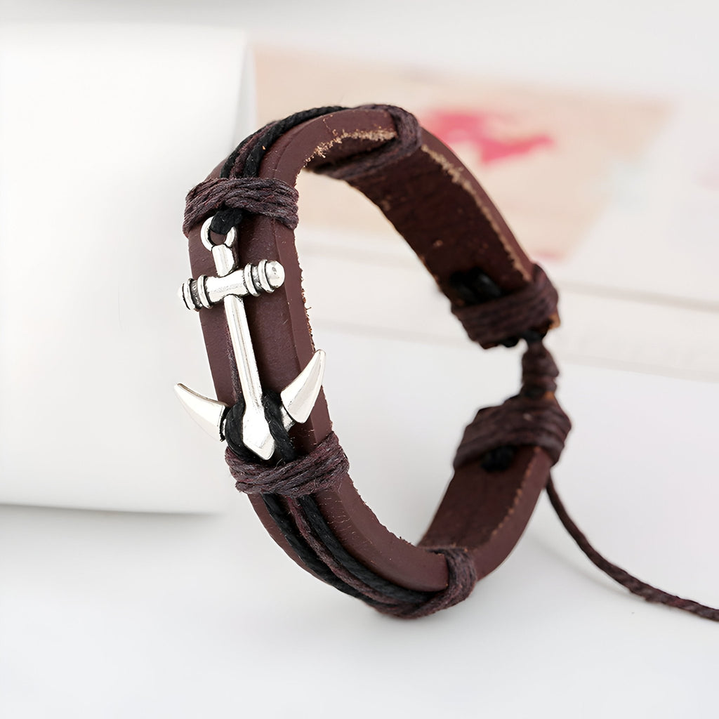 Bracelet en cuir marron avec motif ancre marine en métal argenté, style mixte, modèle Taryn.