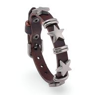 Bracelet en cuir café avec étoiles en métal argenté et anneaux décoratifs, style masculin.